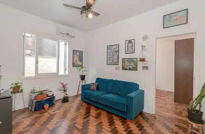 Apartamento com 2 quartos à venda na rua santo antônio, 818, bom fim, porto alegre, 56 m2 por r$ 295.000