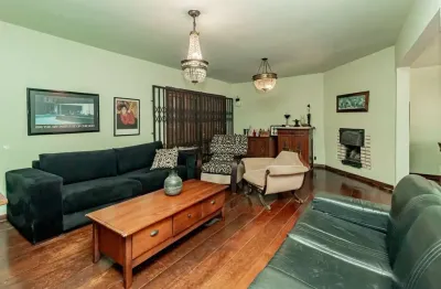 Casa com 4 quartos à venda na rua itapitocaí, 128, cristal, porto alegre por r$ 798.000