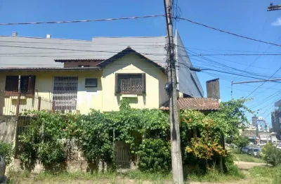 Casa com 3 quartos à venda na rua recife, 83, azenha, porto alegre por r$ 600.000
