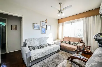 Casa em condomínio fechado com 4 quartos à venda na Rua Álvaro Osimo Caetano, 106, Santa Tereza, Porto Alegre por R$ 520.000