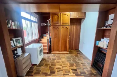 Apartamento com 2 quartos à venda na Avenida Bahia, 171, Navegantes, Porto Alegre, 70 m2 por R$ 180.000