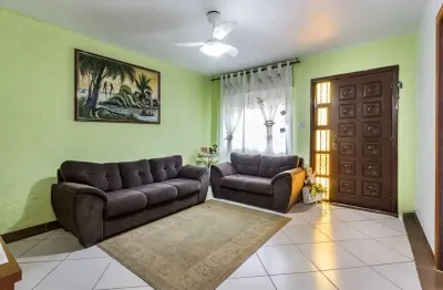 Casa com 3 quartos à venda na Rua Padre Hildebrando, 1056, Santa Maria Goretti, Porto Alegre por R$ 599.000