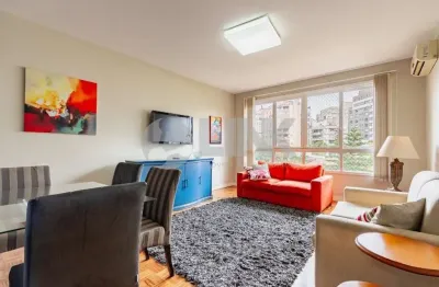 Apartamento 2 dormitórios com 1 vaga de garagem à venda no bairro Rio Branco em Porto Alegre próximo ao Parcão