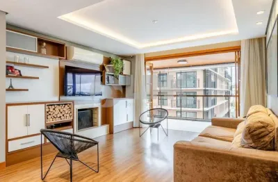 Apartamento de 3 quartos com 2 vagas à venda no bairro Mont Serrat em Porto Alegre