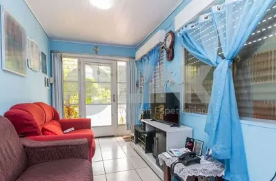 Casa 2 dormitórios e 6 vagas à venda no bairro jardim floresta em porto alegre