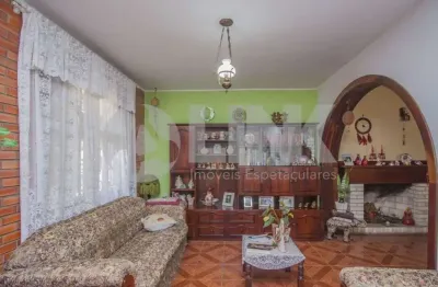 Casa com 3 quartos e 4 vagas à venda no bairro passo da areia em porto alegre