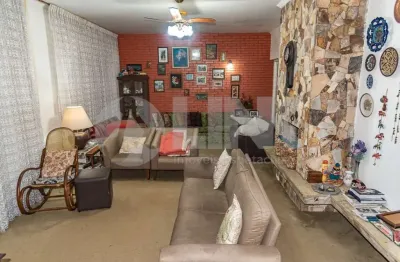 Casa térrea de esquina terreno 20x30 3 dormitórios com 3 vagas de garagem à venda no bairro jardim lindóia próxima do lindóia tênis clube