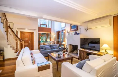 Casa em condomínio de 4 quartos 2 suítes e 2 vagas à venda no bairro boa vista em porto alegre