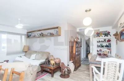 Apartamento de 3 quartos com 2 vagas à venda no bairro Passo da Areia em Porto Alegre