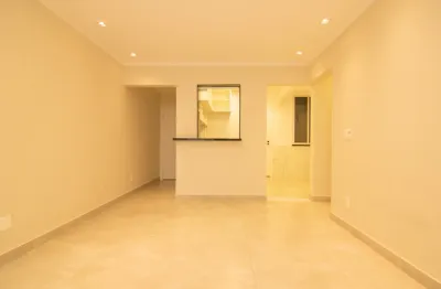 Apartamento reformado colado ao metrô 2 quartos - copacabana - rio de janeiro (rj)
