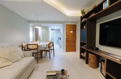 Extraordinário apartamento em botafogo colado a praia 2 quartos todo reformado - botafogo/rio de janeiro (rj)