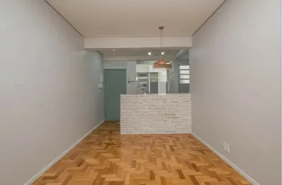 Lindiíssimo Apartamento Quarto e Sala todo reformado com 1 vaga - 18 de outubro - Tijuca - Rio de Janeiro(rj)