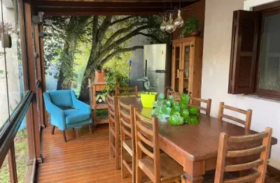 Casa térrea maravilhosa, centro sl, perto do passoquinha, rua são domingos, 2 quartos, 1 suíte, 2 banheiros, 1 garagem coberta e cabem mais 3 carros no pátio, 102m², terreno 278m², frente leste, preço