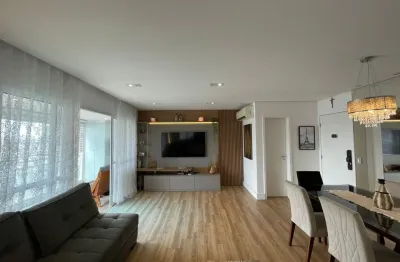 Lindo apartamento com vista para o mar com 3 quartos, sendo 1 suíte e lazer completo.