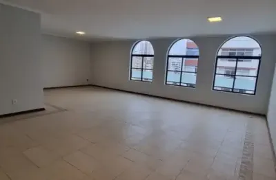 Amplo apartamento com 4 quartos e 345m2 reformado  no boqueirão