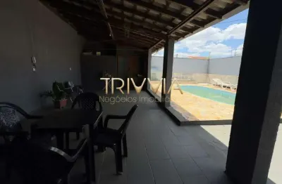 Casa com 3 quartos à venda no Santa Mônica, Uberlândia 