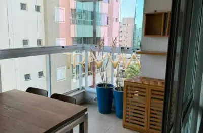 Apartamento com varanda gourmet e alto padrão de acabamento- moveis incluso.