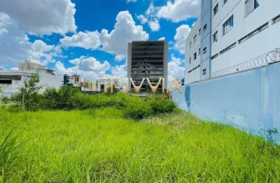 Terreno à venda em Saraiva, Uberlândia 