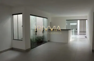 Casa moderna com suíte, jardim de inverno e área gourmet completa