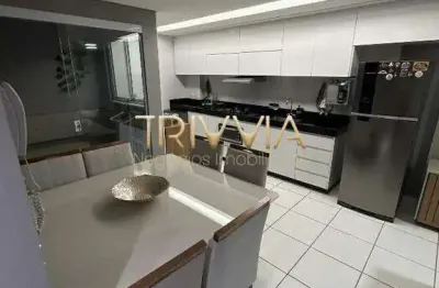 Apartamento com 2 dormitórios (1 suíte), planejados em todos os cômodos e acabamento impecável