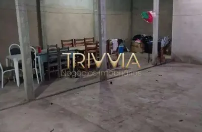 Casa ampla com quintal e garagem para 3 carros – espaço e conforto para sua família!