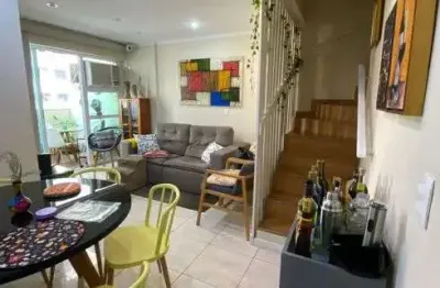 Apartamento duplex para venda no recreio dos bandeirantes tem 94 metros quadrados com 2 quartos