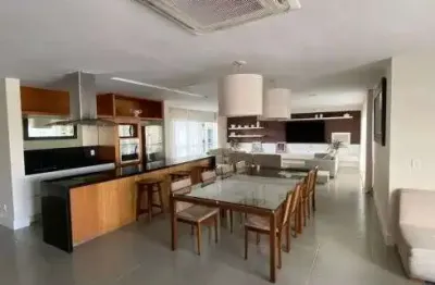 Cobertura duplex com excelente acabamento para venda possui 139 metros quadrados com 2 quartos