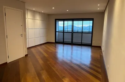 Lindo apartamento totalmente reformado na região central de alphaville