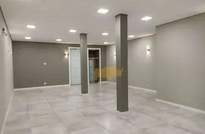 Prédio assobradado residencial e comercial em localização privilegiada.