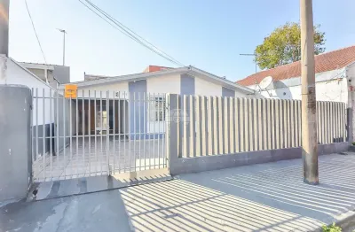 Ótima casa ampla parigot de souza – sítio cercado localização privilegiada, a poucos metros da rua marte e próximo de importantes pontos do bairro como a upa sítio cercado, supermercado condor e termi