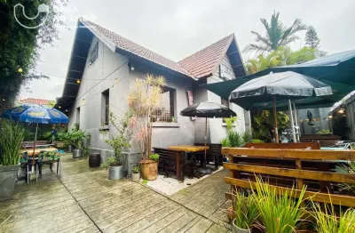 Casa comercial com 9 salas à venda na Rua Solimões, 681, Mercês, Curitiba