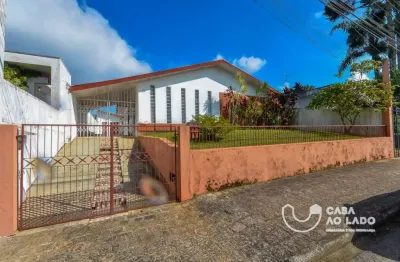 Casa com 3 quartos à venda na Jorge Barbosa, 59, Boa Vista, Curitiba