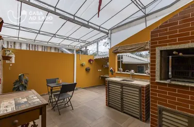 Sobrado 190m² com 3 quartos no santa cândida - curitiba/pr
