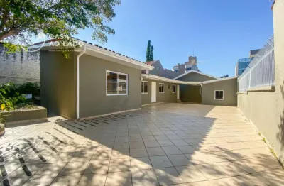 Casa para alugar na Rua Padre Agostinho, 932, Mercês, Curitiba