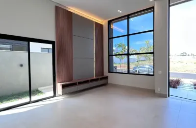 Casa a  venda no comdominio no terras  altas com três suítes com o acabamento de primeira.