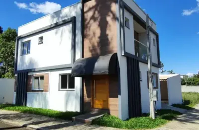 Sobrado de alto padrão em condomínio fechado no jardim carvalho com 3 suítes e 192m²