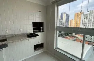 Apartamento para venda tem 132 metros quadrados com 4 quartos