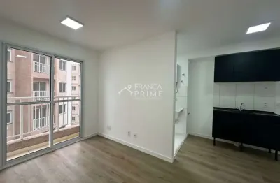 Apartamento de 35m², 2 dormitórios, sacada, em condominio fechado.