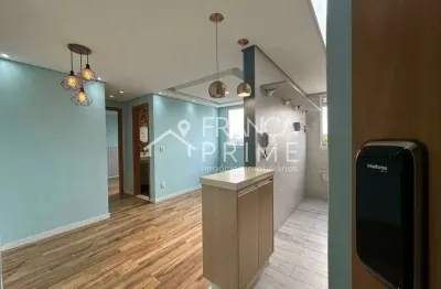 Apartamento de 44m², 2 dormitórios, armários planejados, cooktop,forno, piso porcelanato, garagem.