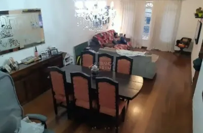 Maravilhoso sobrado com 4 dormitórios e 1 suíte, 4 vagas de garagem