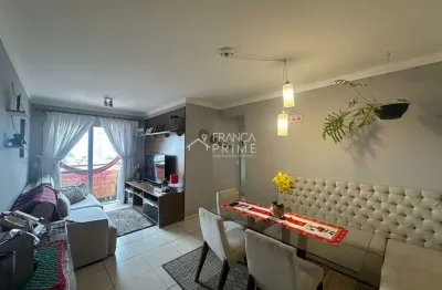 Apartamento de 74m², 3 dormitórios, 1 suíte, varanda, vaga de garagem coberta.