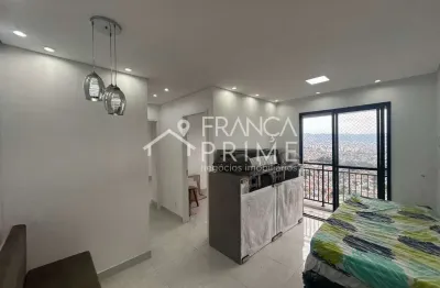 Apartamento de 45m², 2 dormitórios, sacada, vaga de garagem, andar alto.