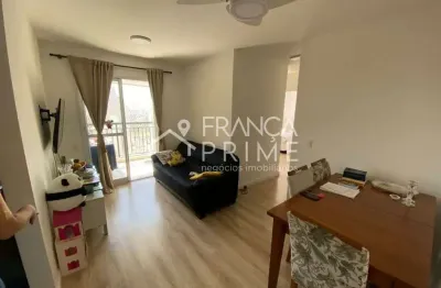 Imóvel a venda em andar alto, piso laminado, planejados, vaga coberta, cooktop, forno, sacada