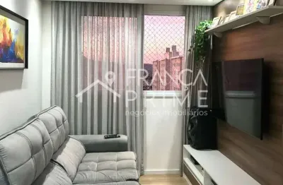 Apartamento 2 dormitorios, andar alto, armarios planejados, cooktop, forno,