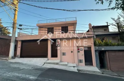 Casa a venda total de 225m² , 3 dormitórios, sala ampla, 2 vagas .