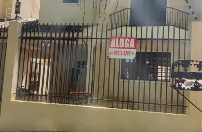 Casa com 3 quartos para alugar na Rua Padre Vieira, 70 A, Zona 07, Maringá