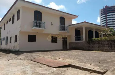 Excelente casa comercial com 450 m² de área contruída e 1.100 m² de terreno, servindo para diversas atividades comerciais no bairro de Lagoa Nova