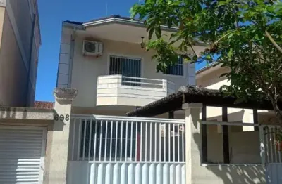 Duplex para locação em rio das ostras, jardim mariléa, 3 dormitórios, 1 suíte, 2 banheiros