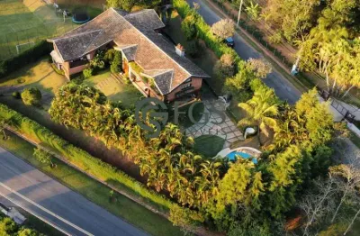 Linda casa com fino acabamento próximo ao quiosque central e área náutica.