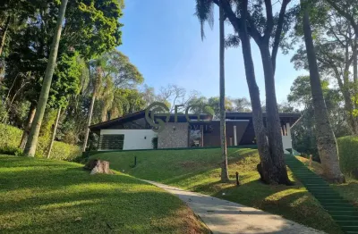 Casa aconchegante com lareira em excelente lote no condomínio veleiros de ibiúna